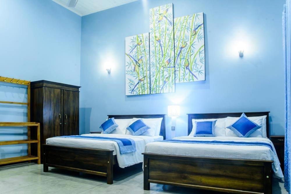 Man Mountain Villa Matale Exterior photo